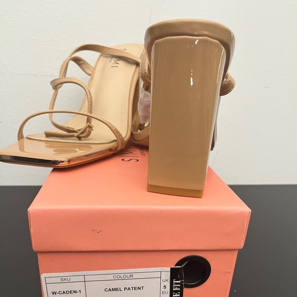 ASOS women's sandals  Wide Fit block heel Pin-buckle ankle strap Open toe - Picture 8 of 14